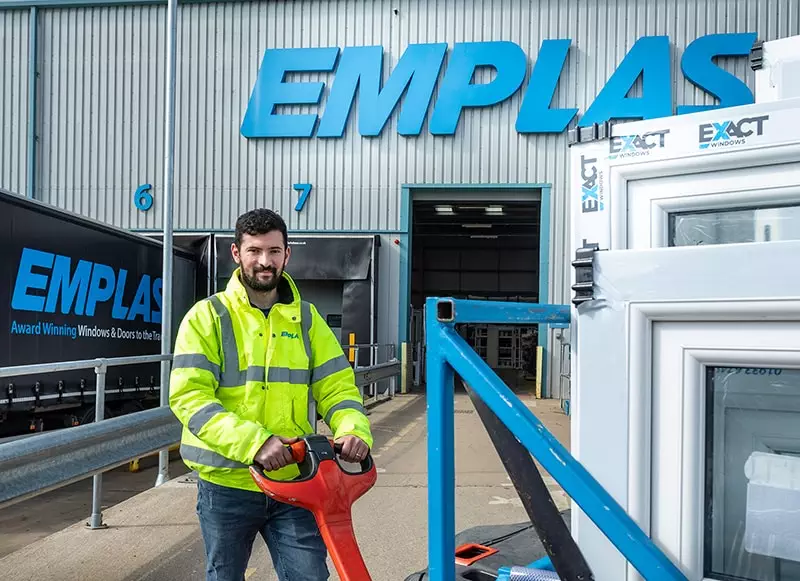 Emplas employee